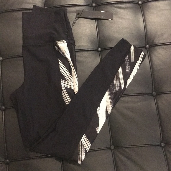 NWT Carbon38 high rise black abstract legging - Picture 7 of 7